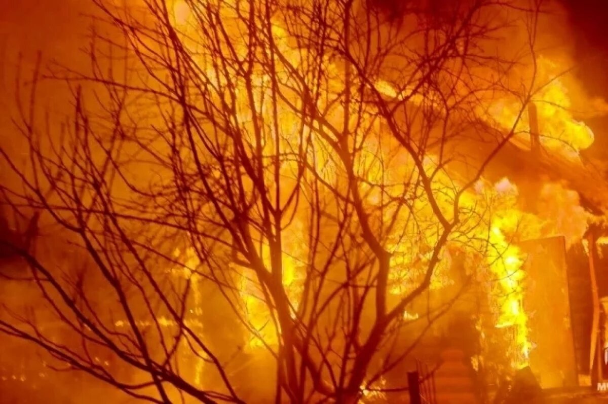    Сотрудники МЧС потушили 15 пожаров и ликвидировали последствия 3 ДТП