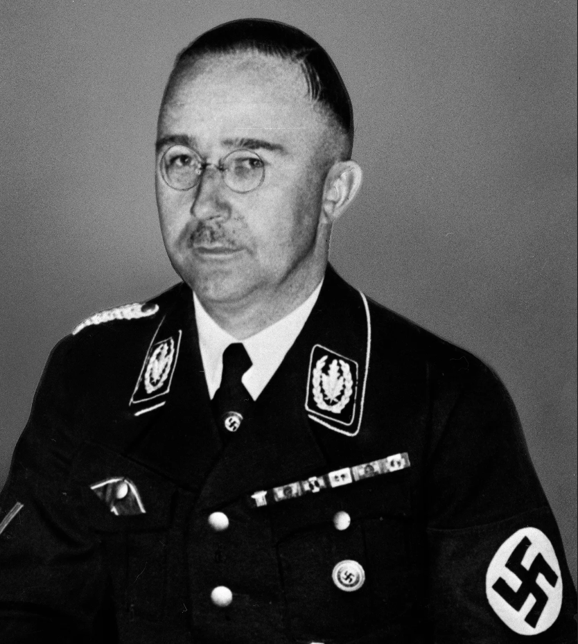 Чиновник нацистской партии Генрих Гиммлер.