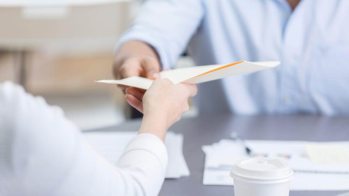    Не потеряй свои документы: как забрать их по почте после отчисления из вуза