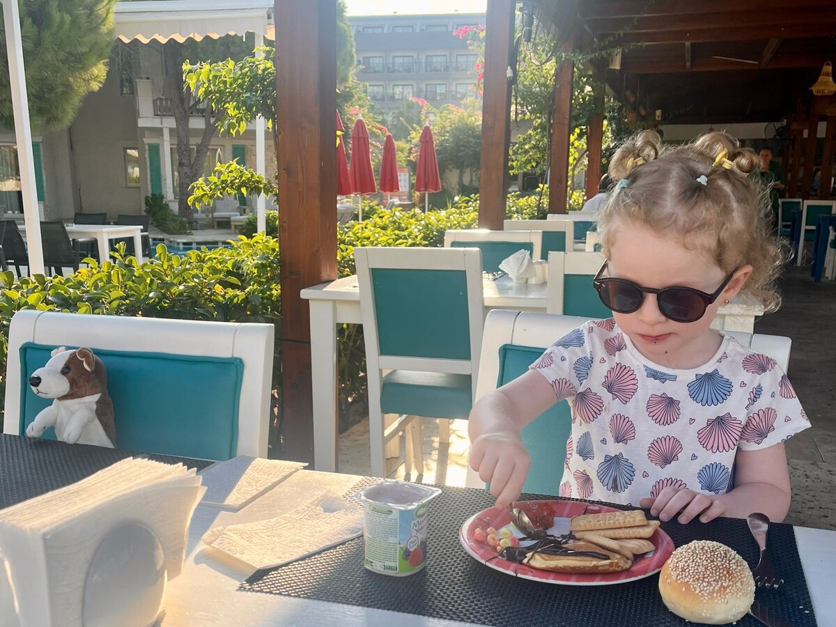 Фото из личного архива. Завтрак в отеле Selectum family comgort Side 5*