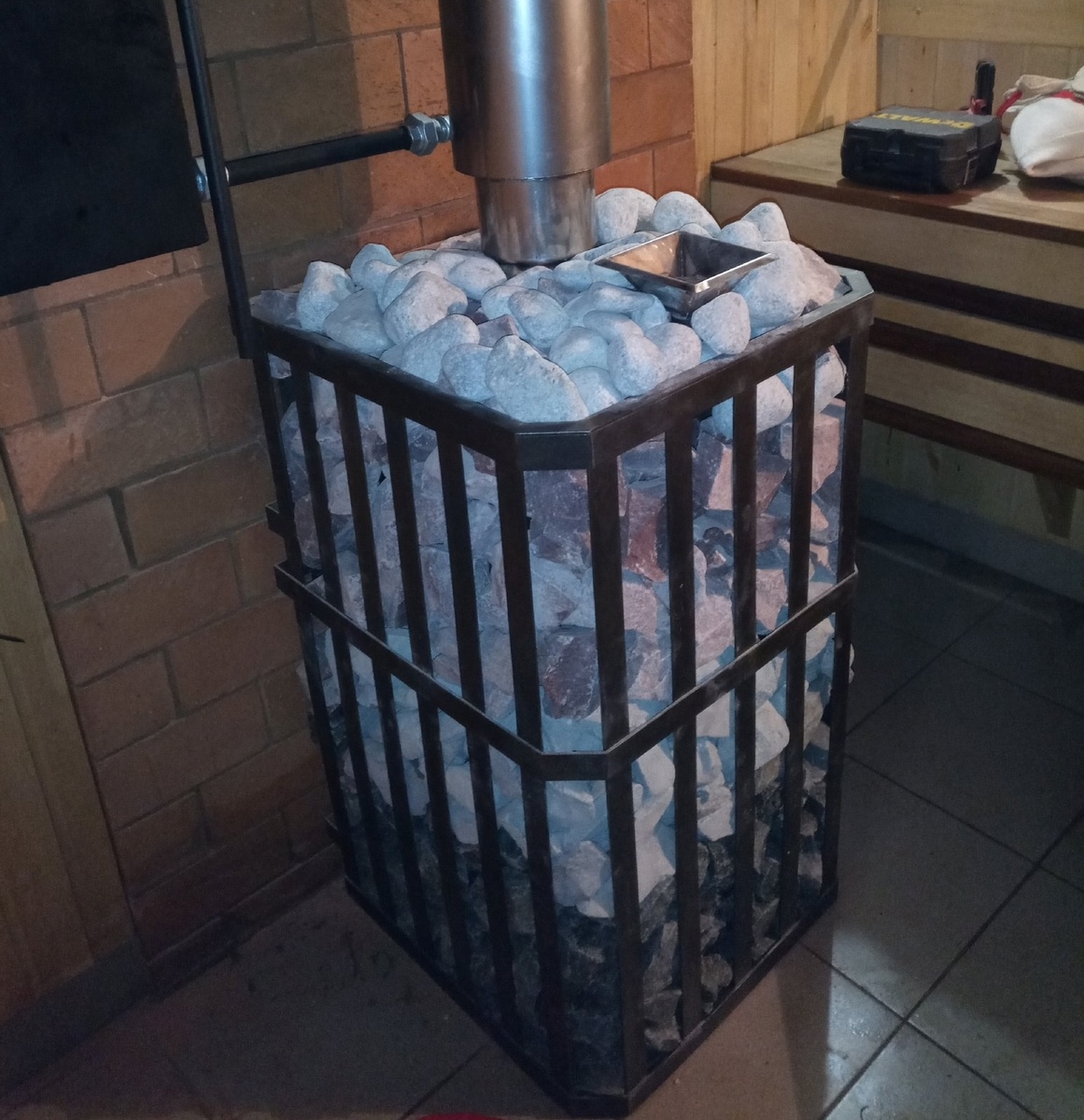 Печь для бани "Гурин" 20кВт с двойной каменкой.