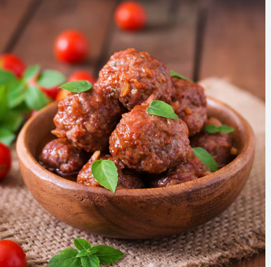 Gehakt balletjes . Что-то вроде наших тефтель. Бывают из разного мяса (курица, свинина, говядина, или смешаный фарш). Конечно, это заимстование из немецкой кухни. 