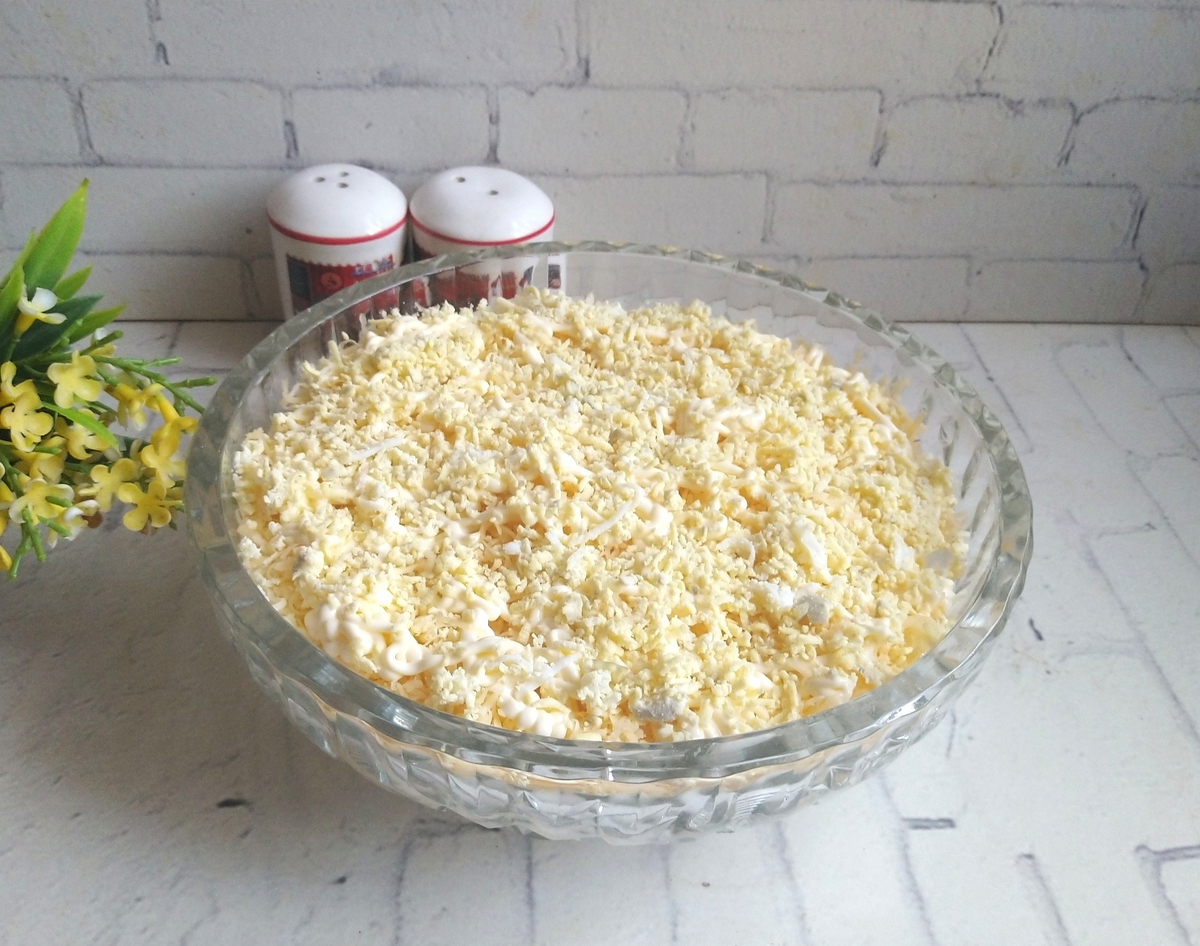 Салат из журналов времен СССР-легкий, как облачко, всего 4 ингредиента