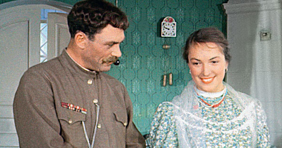Кадр из советского фильма Пырьева «Кубанские  казаки»