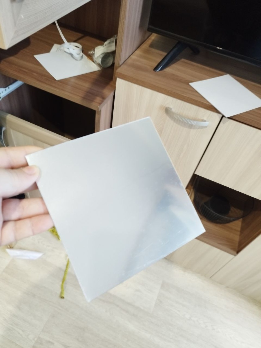 Панели покрыты защитным слоем.