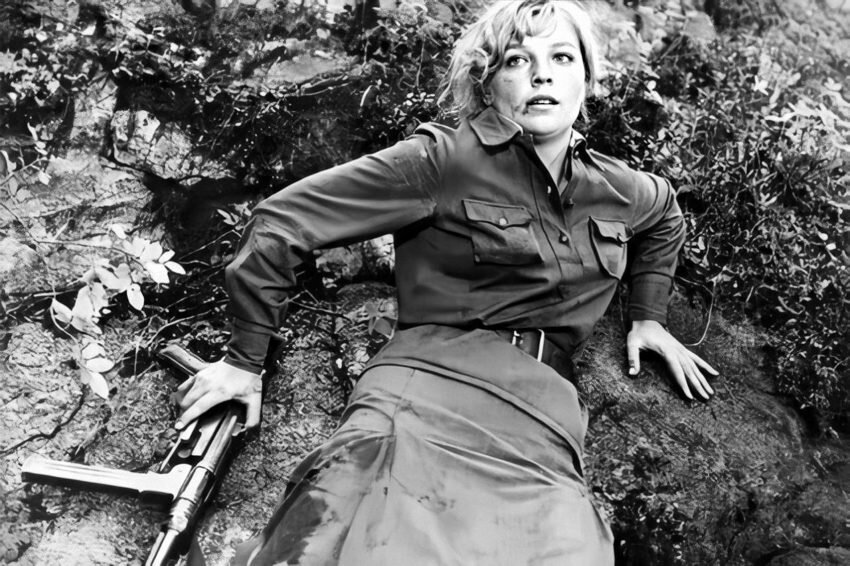 Ольга Остроумова в к/ф “А зори здесь тихие” в роли Жени Комельковой.