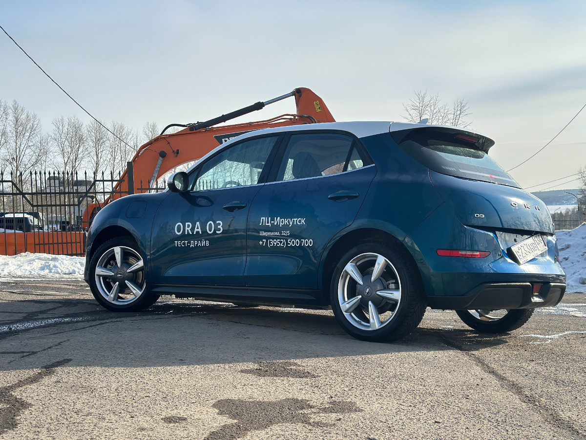 На всякие Рейнджи, Крузаки и Гелики уже никто не обращает внимания - их на улицах как грязи. А вот на Ora 03 оборачиваются