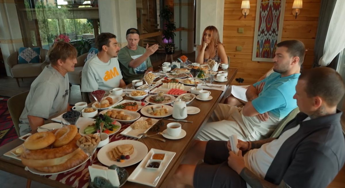 Договор звёзд о пожертвовании в благотворительные фонды