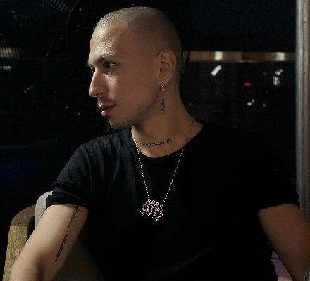 Скандал на шоу «Битва экстрасенсов: Артёма Краснова хотят исключить из-за Марата Башарова