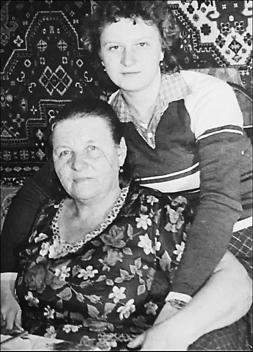 Цыганкова Екатерина с внучкой Надеждой.