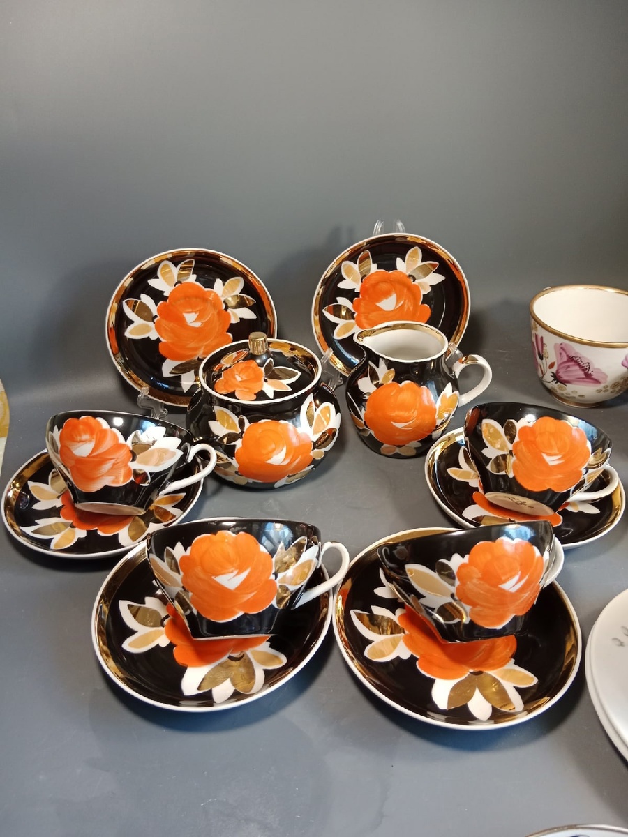 Чайные сервиз Дулёво " красная роза на чёрном крытые". Ручная роспись.