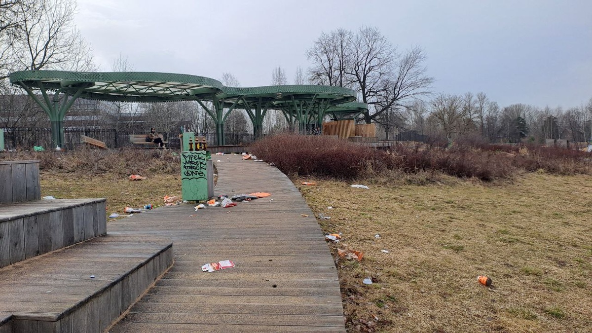    Верхнее Суздальское озеро 1 апреля 2024 года. Фото: читательница Мойки78 Елена