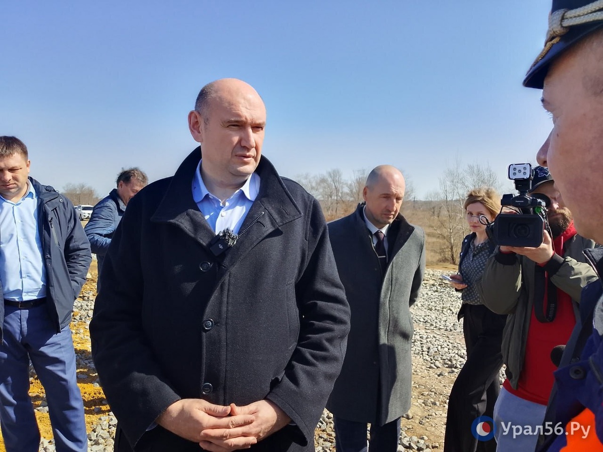    Врио губернатора не понравилось, как выглядит дамба в Орске в одном из мест прорыва