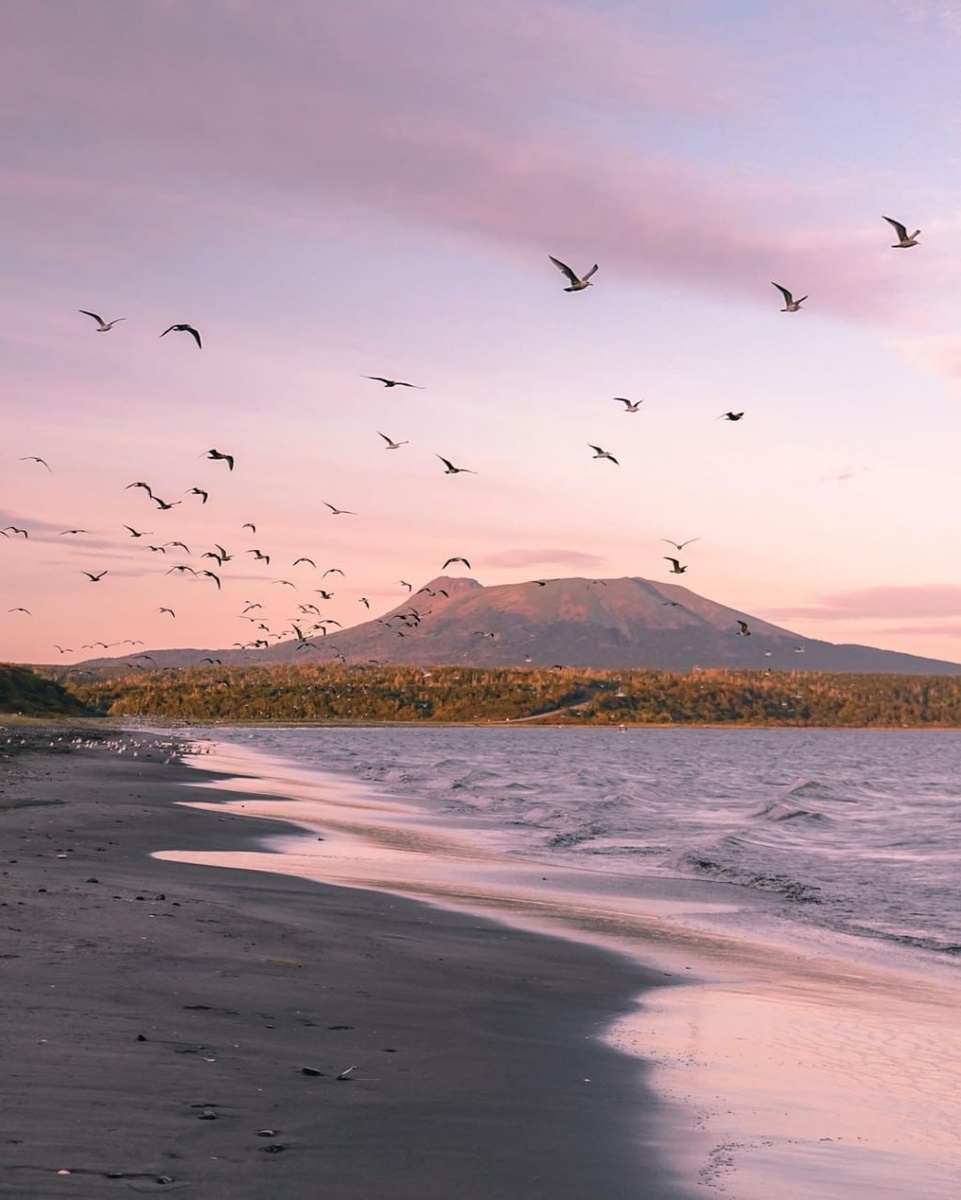 Вулкан Менделеева. Автор фото: Евгения Фенко Inst: Jinnkisss TG: jinnkisss_art