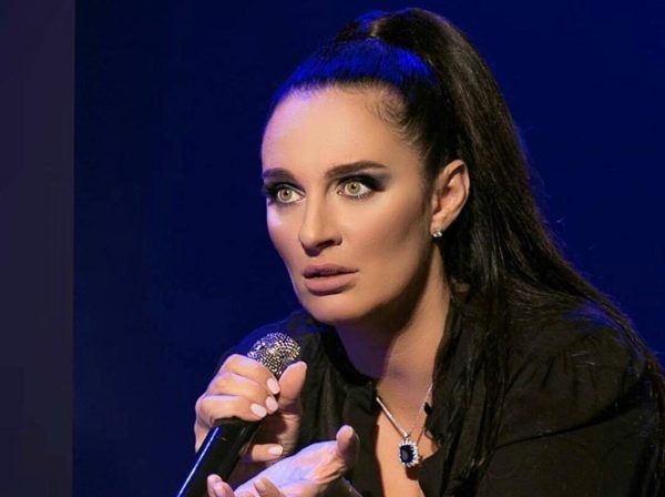    Елена Ваенга. Фото spbdnevnik.ru