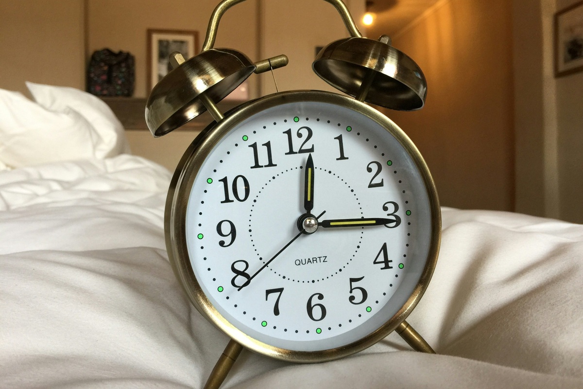     Почему мы плохо себя чувствуем, если поздно ложимся спать?