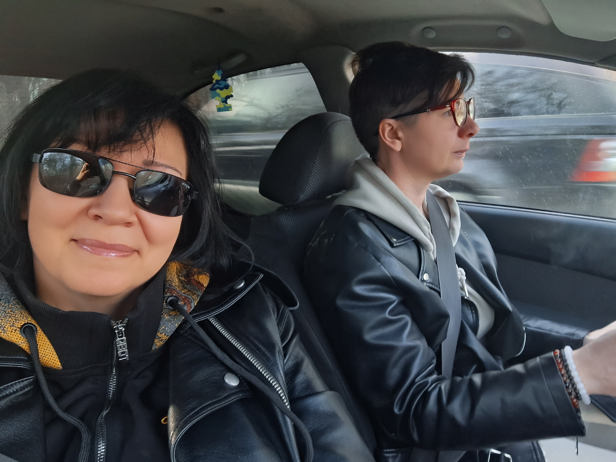 Подруга за рулем серьёзная🧐