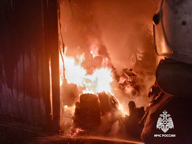 Повреждены огнем 100 квадратов стены и 4 гектара земли в Тверской области