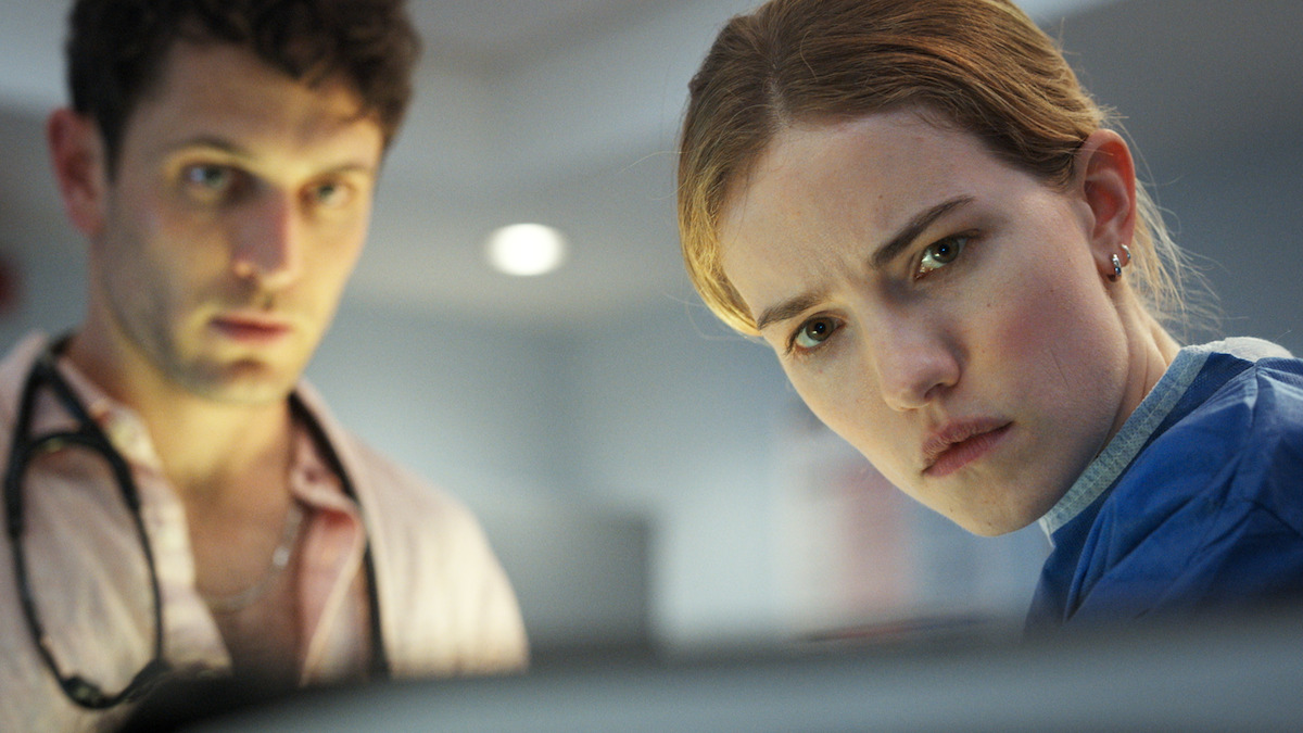    «Ты» и «Черное зеркало»: какие сериалы смотреть в апреле (фото 1)