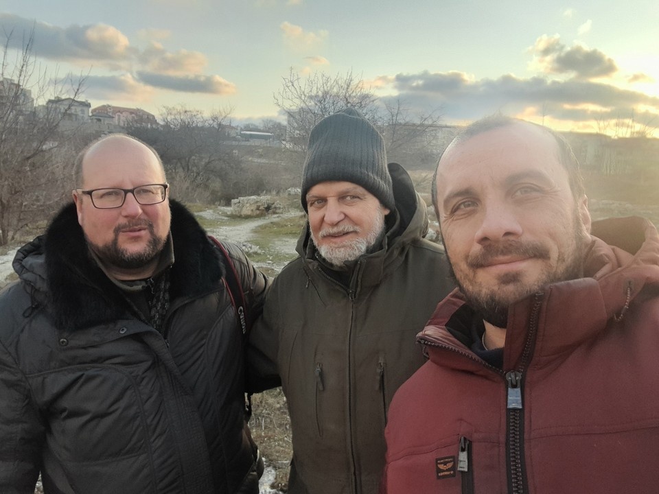    На учете птиц Севастополя Григорий Прокопов, Александр Гринченко и Тихон Синицын. Февраль 2025. Фото: Тихон Синицын