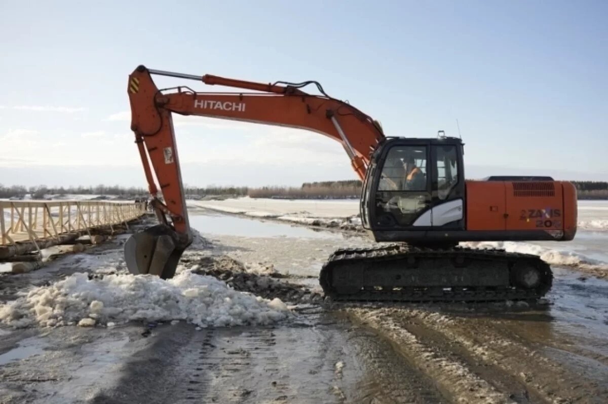    Перекрыто движение автомобилей по зимнику через Иртыш в Увате