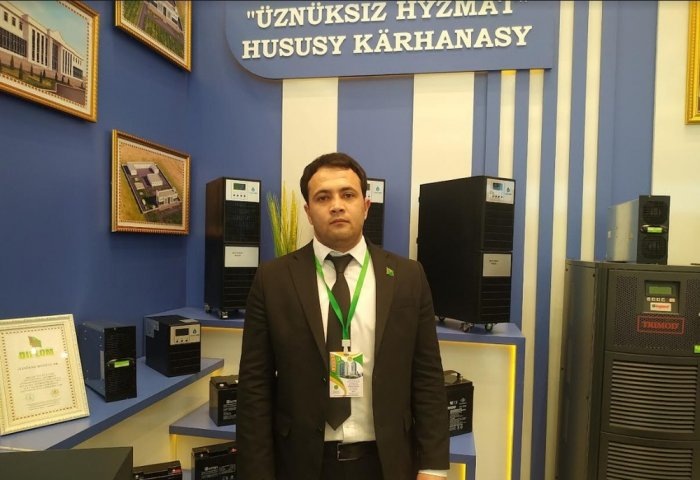 Стенд Üznüksiz hyzmat на выставке, посвященной 16-летию Союза промышленников и предпринимателей Туркменистана, 17-19 марта, 2024 г., Ашхабад, Туркменистан (Фото: Zaman Türkmenistan)