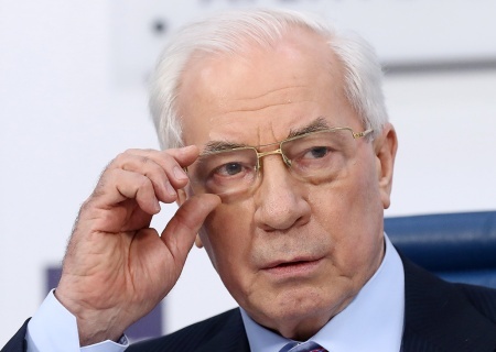    Азаров поддержал предложение Путина о введении внешнего управления на Украине