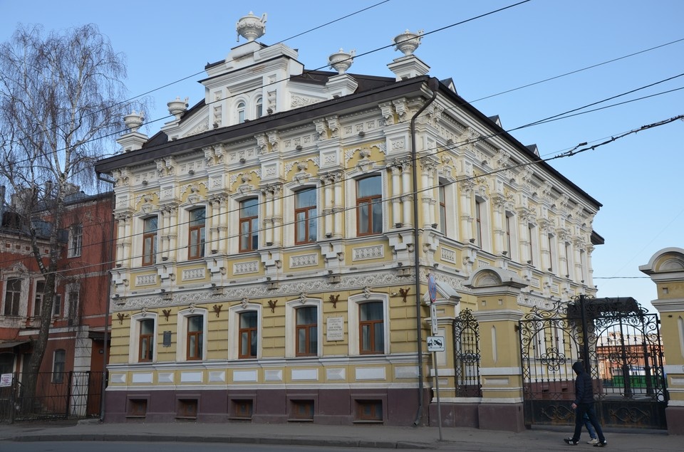    Этот особняк был построен в 1895 году и принадлежал Никандру Степановичу Чеснокову Ирина ШВЫРКАЕВА