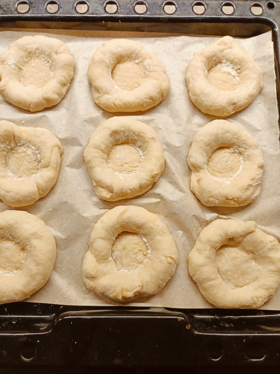 Второй противень с заготовками.