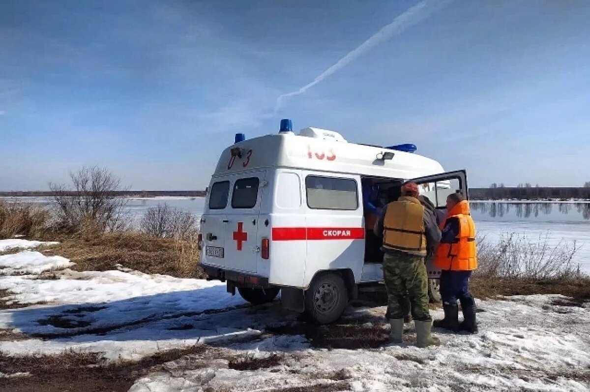    Спасатели Удмуртии достали мужчину из ледяной воды