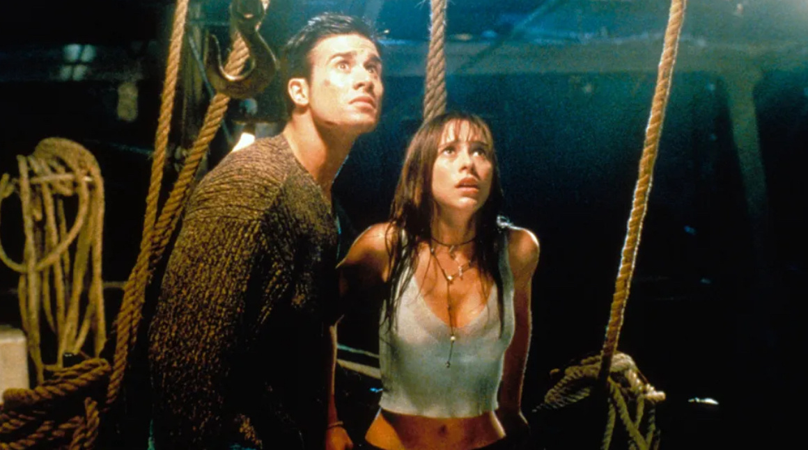Фредди Принц-младший и Дженнифер Лав Хьюитт в фильме "Я знаю, что ты делал прошлым летом" (1997).
