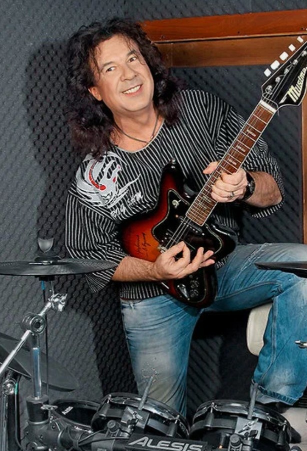 Александр Кузьмин в молодости