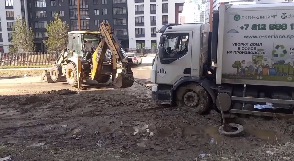    Фото: скриншот видео из Telegram-канала «Мегаполис | ДТП и ЧП | Санкт-Петербург | Питер»