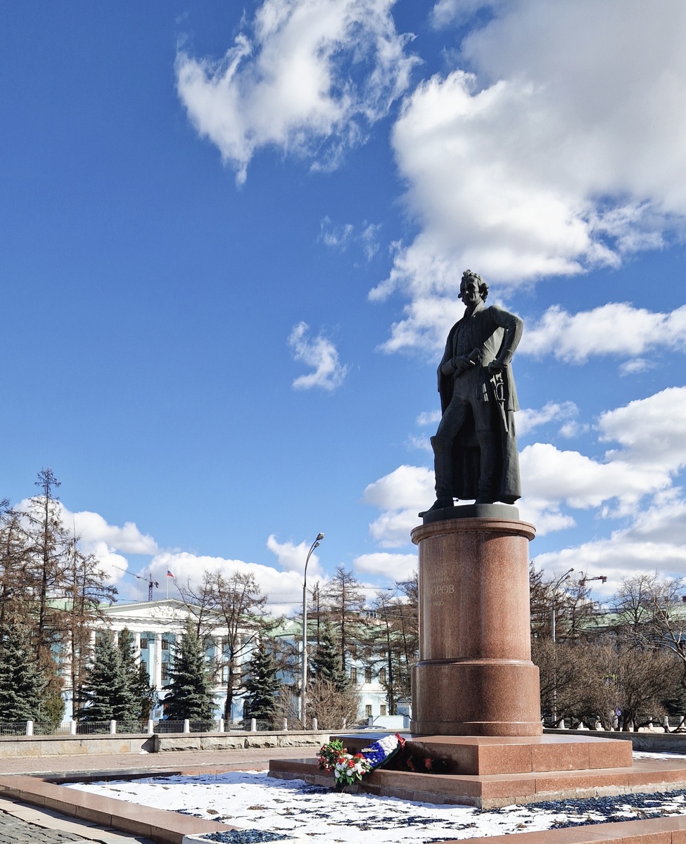 Памятник Александру Суворову (1982- Олег Комов)