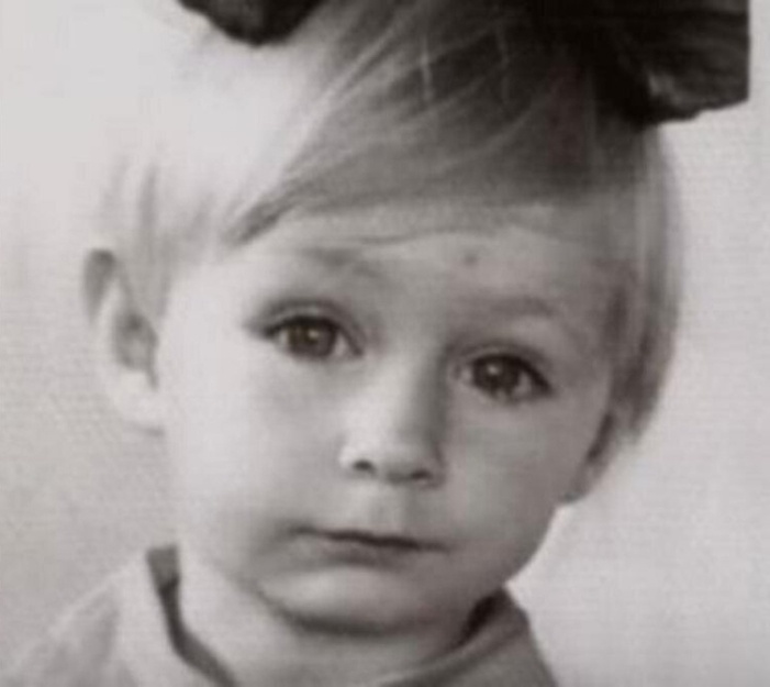 Мария Аронова в детстве