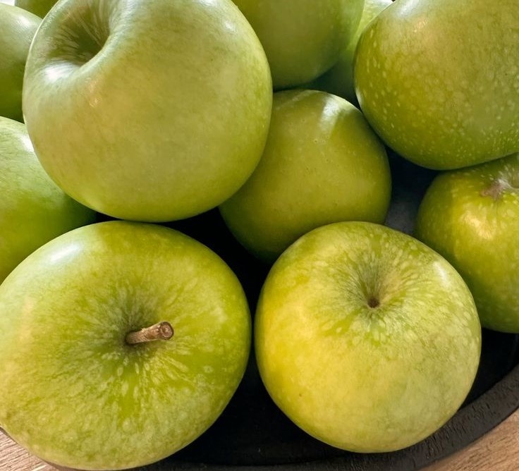 Я вообще обожаю зеленые яблоки, нравится баланс сладости и кислоты