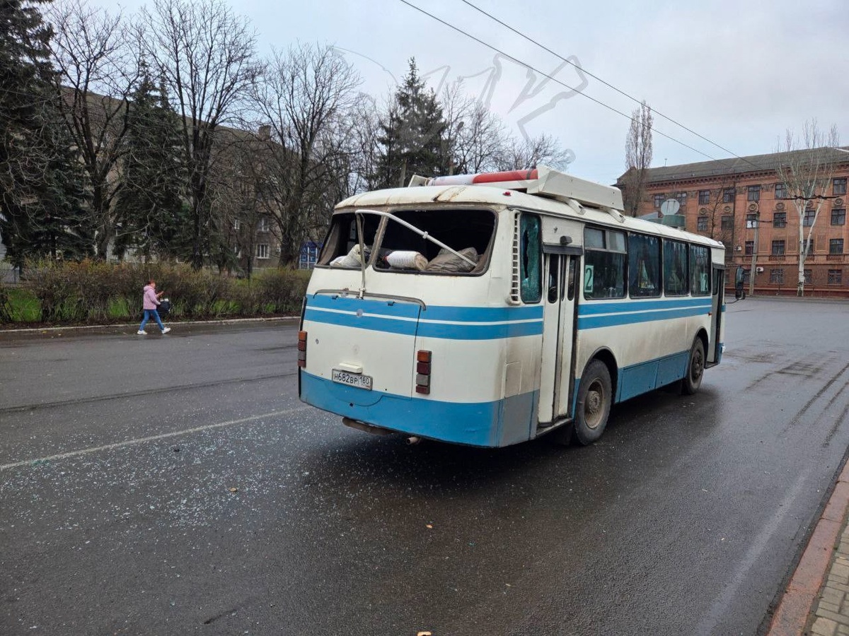    ВСУ атаковали автобус с мирными жителями в центре Горловки