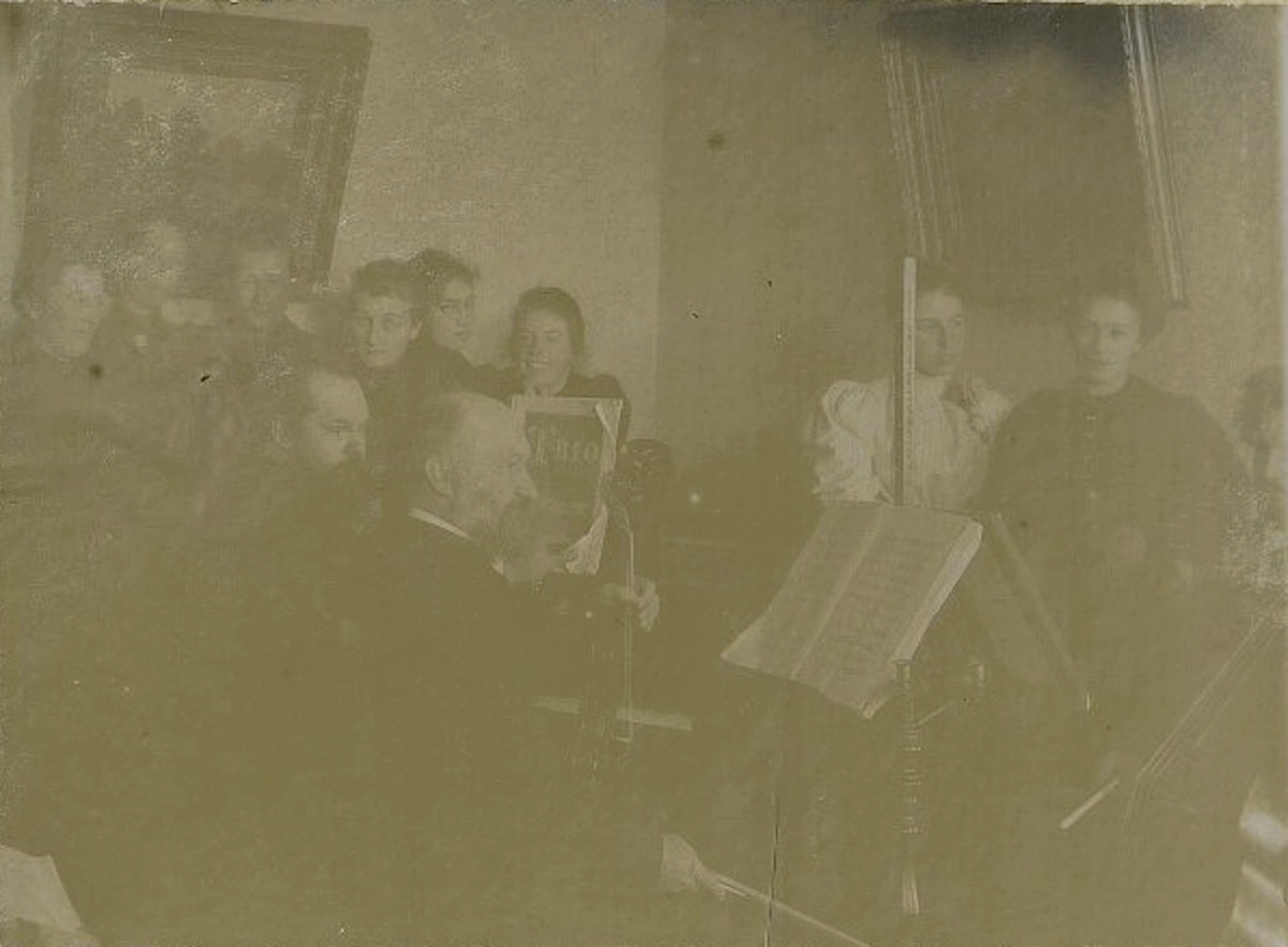 Толстая Т.Л., С.И.Танеев за роялем, А.Брондуков с виолончелью, Ю.И. Игумнова.