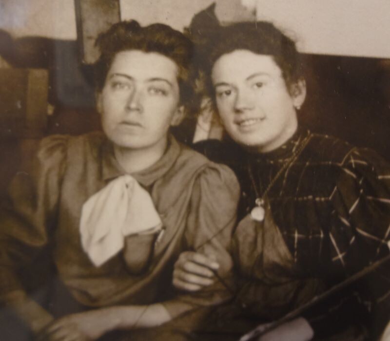 Юлия Игумнова (слева) с Татьяной Толстой.