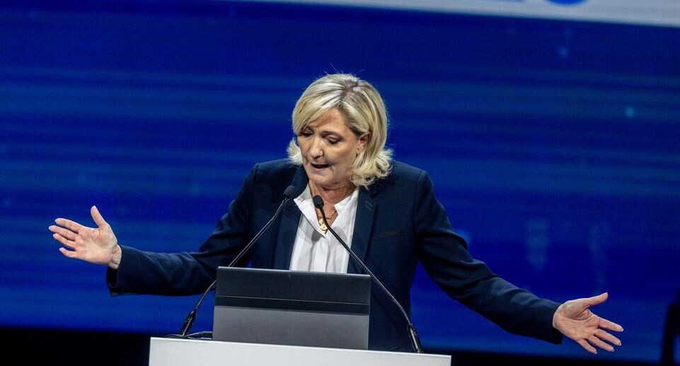    Глава фракции французской партии «Национальное объединение» (RN) Марин Ле Пен. Ricardo Rubio/Keystone Press Agency / www.globallookpress.com