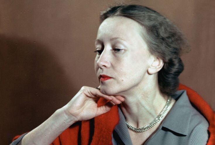 Галина Сергеевна Уланова  — советская балерина, педагог. Прима-балерина Ленинградского театра оперы и балета имени С. М. Кирова