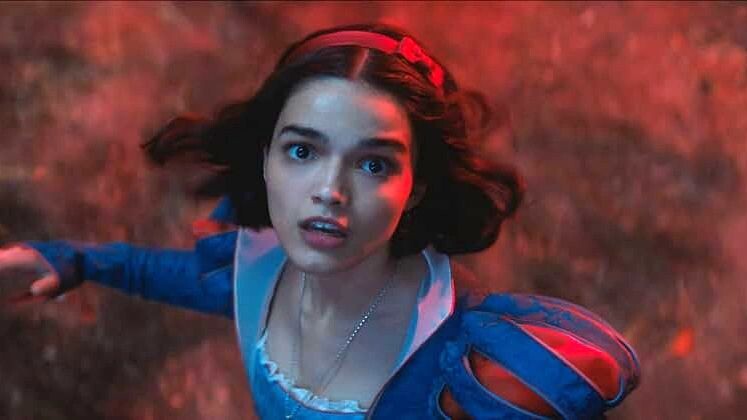    Кадр из фильма «Белоснежка»/Walt Disney Pictures/Marc Platt Productions/imdb.com