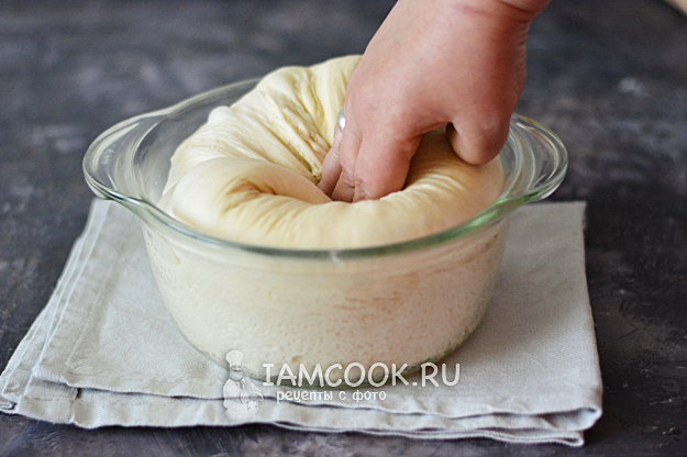 Говорят, раньше хлеб был вкуснее. Так и было – и секрет вот в таких рецептах. Тесто получается КАК ПУХ (пальцы тонут в мякише)