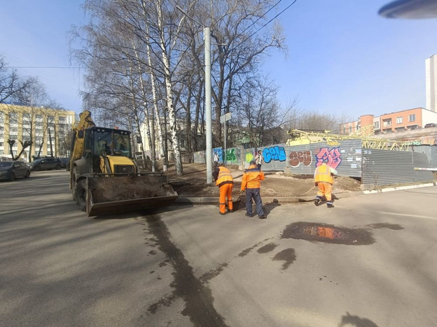    На улицы Кирова вывели поливомоечную технику