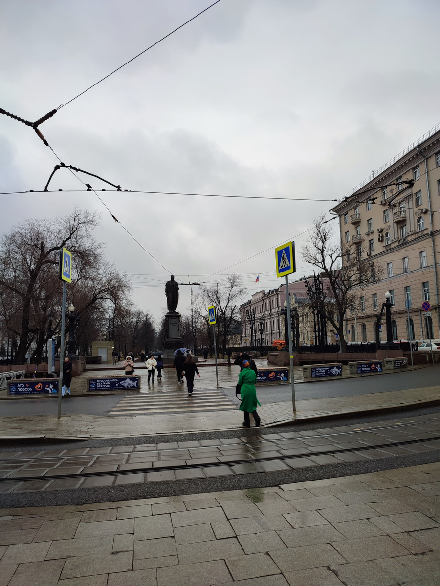 Мой путь в партию начался с Чистопрудного бульвара.  