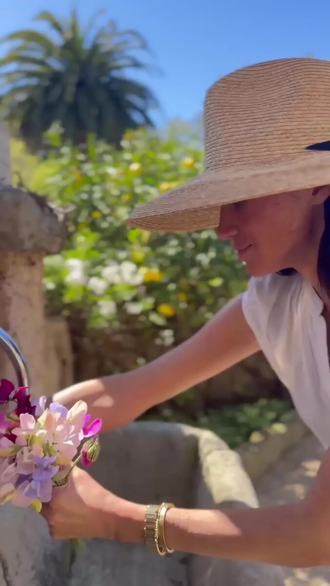 Шикарная хозяйка банок с вареньем все больше углубляется в роль престижной домохозяйки. Источник фото: thesun.co.uk