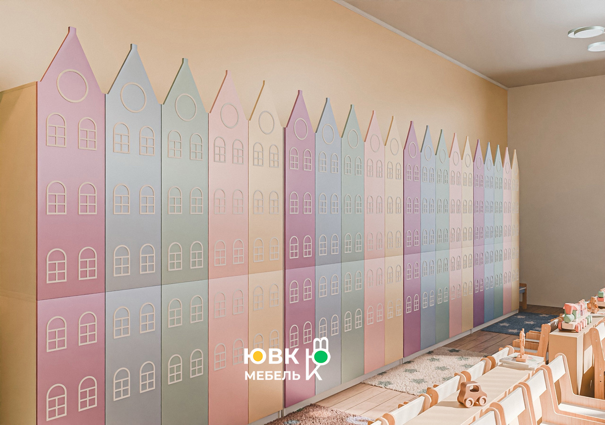 шкафчики в раздевалку в форме сказочных домиков. Одноярусные и двухъярусные шкафчики.