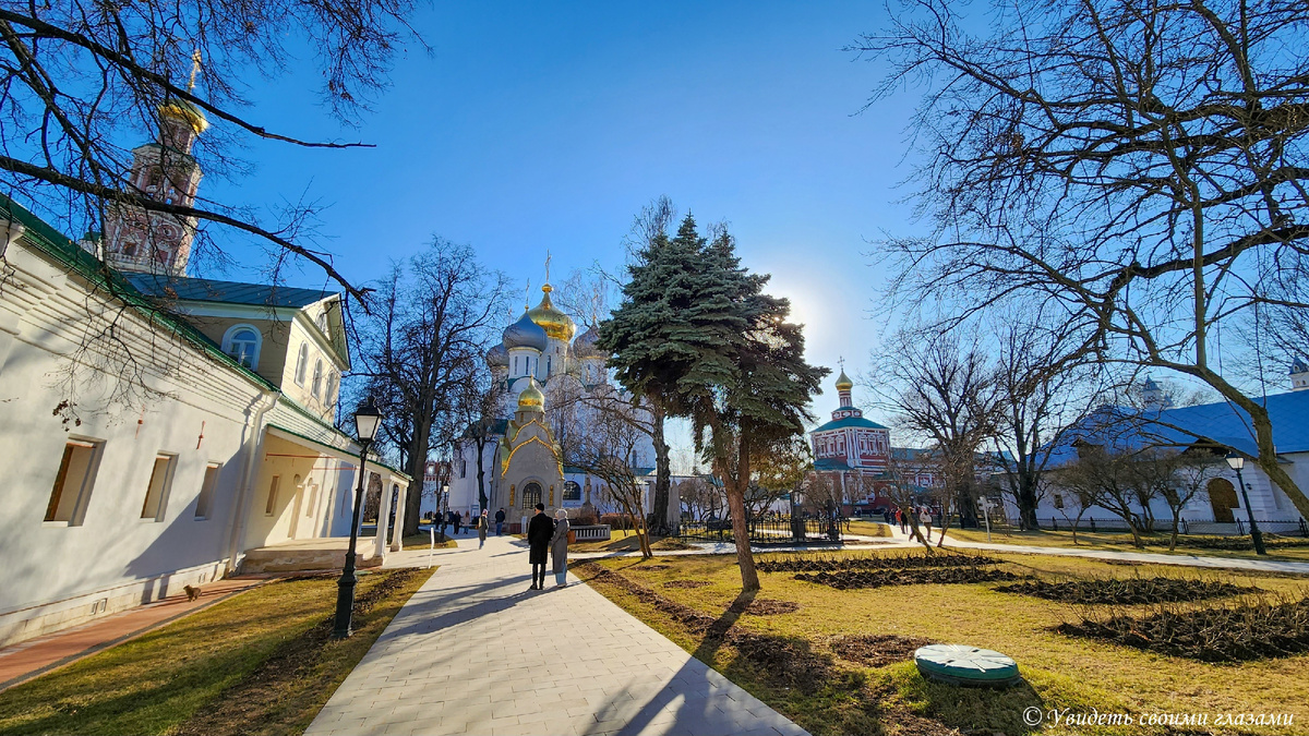 Новодевичий монастырь в Москве, март 2025
