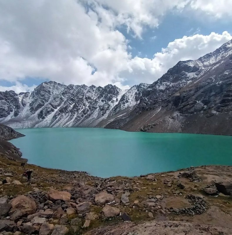 Гораздо больше, чем удобством, Казахстан манит меня своими прекрасными горными озерами