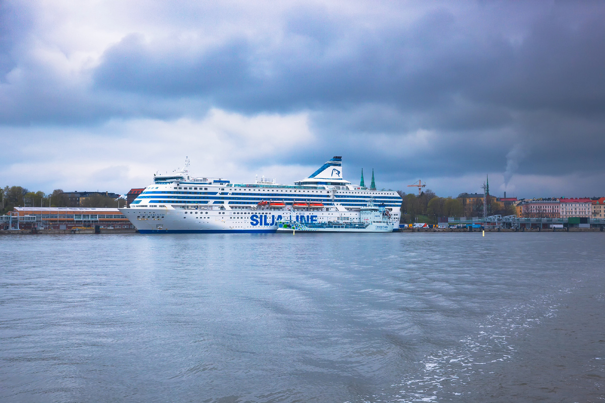 А можно еще было прокатиться на таком пароме от Хельсинки в Стокгольм и обратно (что мы и сделали)